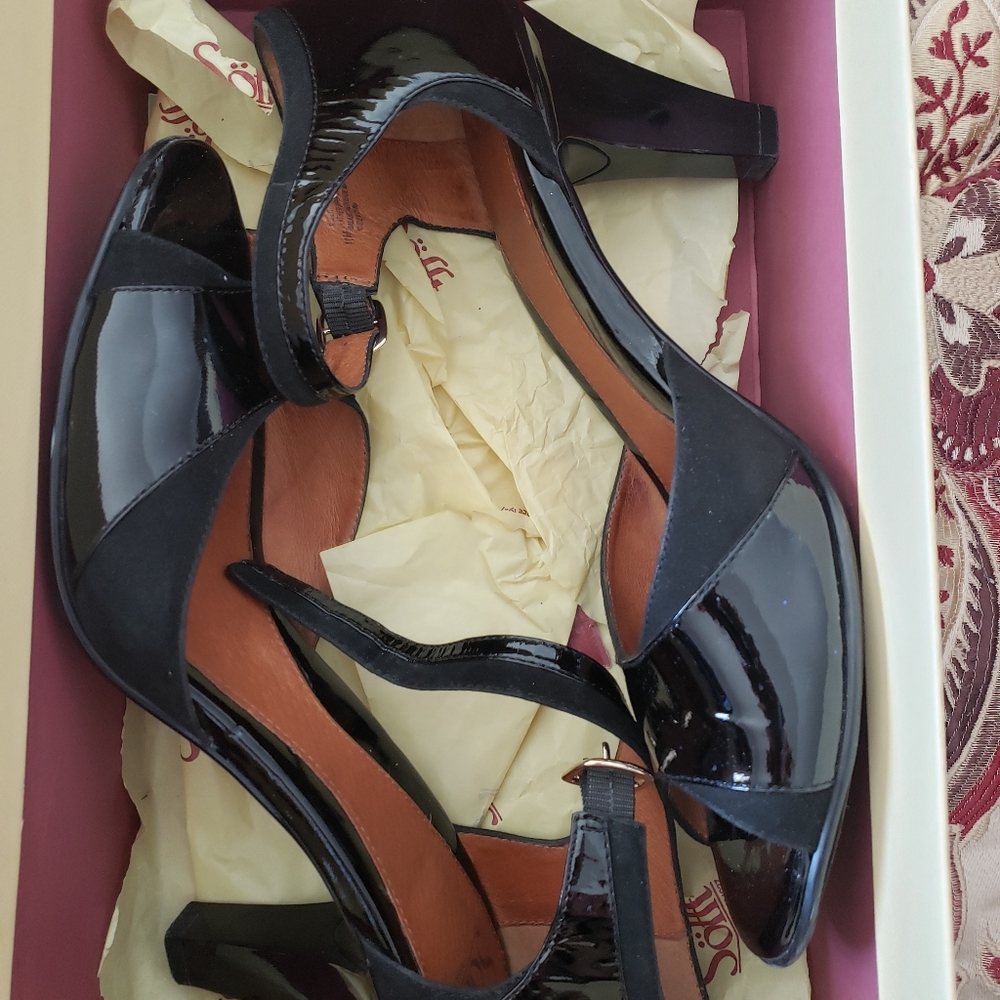 Sofft Grazia Black Patent heels